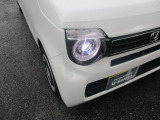 LEDヘッドライトで暗い夜道も明るく照らしてくれます。