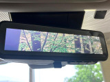 【デジタルインナーミラー】後席の大きな荷物や同乗者で後方が確認しづらい時でも安心!カメラが撮影した車両後方の映像をルームミラー内に表示。クリアな視界で状況の確認が可能です!