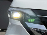 【LEDヘッドライト】とっても明るいLEDヘッドライトが装着されているので、夜の運転も明るく安全です。