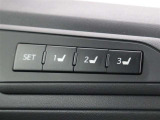 3名分のシート、ドアミラーの最適ポジションを記憶・再現できるマイコンプリセットドライビングポジションシステムが装備されています。