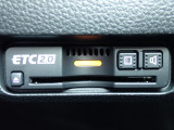 ■【ETC車載器】が装備されています。セットアップをしてお渡しとなり、ETCカードを差し込むだけで高速道路の利用が可能です。