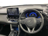 運転席まわりです。 各操作スイッチは使いやすい位置に配置されてます。