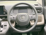 【純正革巻きステアリング】上質な革を使用することで、手にしっかり馴染みとても運転しやすいハンドルです♪