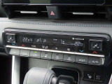 デュアルオートエアコン搭載☆運転席と助手席でエアコンが独立しているのでドライバーも同乗者もより快適にドライブができます♪