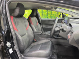 運転席シート廻りは使用感も少なく、良好な状態となっています。前オーナー様が丁寧に使っていたことがよくわかりますね。