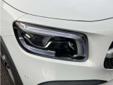 人間工学をもとに設計されたメルセデス・ベンツのシートは、柔らか過ぎず長距離のドライブでも疲れにくい構造になっております。車の運転で腰に負担を感じられる方は是非一度お試しください。