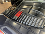 水冷式水平対向6気筒2981?ツインターボエンジン【450PS/530Nm】(カタログ値)