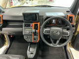 【前方視界】開放的な前方視界!運転がしやすく疲れにくいです♪窓が大きく、見通しがとっても良いおクルマですよ♪
