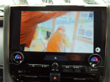 フルセグ視聴できます。ディスプレイオーディオを装備。スマホとクルマをつなぐことで、これまでのナビに加えて、いろんなサービスが楽しめます。