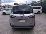 バックカメラが付いているので後方確認が非常にしやすいです。今や運転初心者も熟練者も必須装備!ついていて損はないですね♪