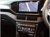 VW純正インフォティメントシステム「DiscoverPro」大変使いやすいタッチパネル型ナビゲーションでETC2.0とバックカメラが付いています。