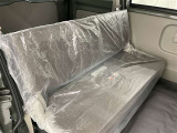 後部座席も当然、綺麗・清潔に仕上げております。内装の綺麗なお車は気持ちが良いですし、コンディションのいい車が多いです。
