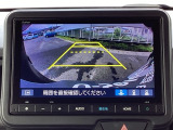 バックモニター付きで、車庫入れやバック時の後方確認をしっかりサポート。モニターに映し出される映像で死角も確認しやすく、狭い場所での駐車や後退時の操作をより安心して行えます。