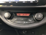 操作しやすいオートエアコン。車内をいつも快適に保つ事が出来ます。