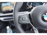 ACCは、レーダーやカメラが前走車や車線を検知し前方車両との車間距離を維持しながら自動で加減速を行い、低速走行時には車両停止までの制御を行ないます。