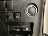ETC2.0車載器はプッシュスタートボタンの下に配置です。