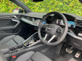 Audiのインテリアはエクステリア同様、優れたデザイン性とクオリティ、そして機能性を兼ね備えております。
