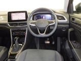 輸入車ならではの、細部まで作り込まれた、洗練されたデザインです。運転席からの視界は、店頭にてお客様ご自身の目でお確かめください.