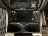 【USBポート】USBポートも装備されています♪スマートフォンのオーディオに連携も可能です。今や欠かせない装備の一つです!