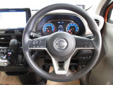 運転が楽しくなる明るく開放的な運転席まわりです。
