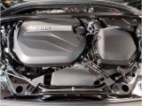 【BMWクリーンディーゼル】市場をリードするディーゼルエンジン。低回転ステージ専用ターボが走り出しから効果的に過給を行いスムーズな発進加速や低燃費を実現。ディーゼルの常識を超えたスポーティな走りを!