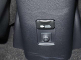 アウトドアが更に楽しめる♪車内外で1500Wまでの家電品が使える装備で、車内外でコーヒーメーカーや湯沸かしポット、簡易電子レンジなどが使えますよ(*^-^*)