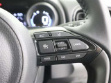 前車との適切な車間距離を保ちながら追従走行やスピードダウンをセンサーで行います。高速道路の長時間ドライブで疲労軽減に貢献します。