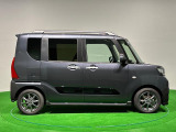 ドアは約90度に開くので荷物も積み込みやすく、乗り降りもしやすい♪ アウトドアで楽しく快適に過ごせる工夫がいっぱいです♪♪