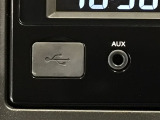 【USBポート】USBポートも装備されています♪スマートフォンのオーディオに連携も可能です。今や欠かせない装備の一つです!