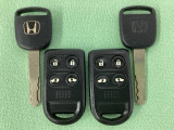 キーレスエントリー付きです。ドアの開け閉めの際に、ボタン操作でキーの差し込み不要です。通常のキーもスペアとして用意しております。