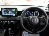 とても握りやすいステアリング!運転手の気持ちがそのまま伝わるかのような反応をしてくれます!小物入れや各ボタンの配置にこだわり、とても使いやすいです !視認性も良好なのでロングドライブもお任せ下さい!
