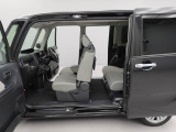 納車前に12ヶ月点検・エンジンオイル交換・ バッテリー交換・ワイパーゴム交換・キーレス、キーフリーの電池交換を実施しております。ダイハツの整備士がきっちりと点検したお車をお届けいたします!