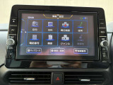 さらにCD録音(ミュージックサーバー)機能付きで、お気に入りのアルバムをナビ本体に保存可能です。純正ならではのスマートな一体感と、充実のマルチメディア機能を備えた一台です。