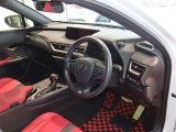 見通しのよいすっきりとした視界で、誰でも運転しやすいです。運転のしやすさは疲れにくさにも繋がりますよ♪