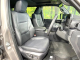 運転席シート廻りは使用感も少なく、良好な状態となっています。前オーナー様が丁寧に使っていたことがよくわかりますね。