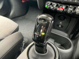 車両の詳細、ご質問につきましては、弊社営業スタッフまでお気軽にご連絡下さいませ。遠方のお客様には実車の詳細画像送信も承ります。