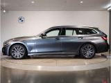 【XDrive】強大なパワーをXdriveシステムが瞬時に理想的な可変配分を行い、かつてない安心・快適・スポーティな走りを約束します。走行状況に応じてトルク配分を最適化してくれる優れものです!