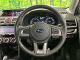 【純正革巻きステアリング】上質な革を使用することで、手にしっかり馴染みとても運転しやすいハンドルです♪
