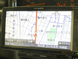 ●社外メモリーナビ/地デジTV:オーディオ機能充実のナビで、運転もより楽しくなります♪ナビ交換がしやすいメリットもありますので、ナビ機能に不安がある方は是非ご相談ください♪