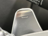ステアリングパドルシフトはハンドルから手を離すことなくシフトチェンジを意のままに。ダイナミックモード時にご利用いただくと、より直感的なドライブをお楽しみいただけます。ジャガーの走りをご体感ください!