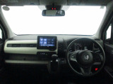 インパネ周りのお写真です。 視界が広く運転がしやすくなっております。