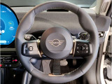 【アクティブクルーズコントロール】先行車との車間距離を維持しながら自動で加減速を行い走行をサポートしてくれる優れもの。車両停止や再加速も行うので渋滞時の運転負荷の軽減にも貢献します!