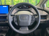 【ステアリングヒーター】冬場に冷たくなりやすい革巻きステアリングを、スイッチ一つで素早く適温に!エアコンよりも早く温まってくれるので、寒い日の運転も快適になりますね♪