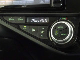 車内を快適に、オートエアコンを装備しています。