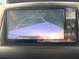 【バックカメラ】駐車時に後方がリアルタイム映像で確認できます。大型商業施設や立体駐車場での駐車時や、夜間のバック時に大活躍!運転スキルに関わらず、今や必須となった装備のひとつです!