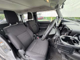 運転のしやすさ、静かで落ち着いた乗り心地のフロントシート。