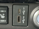 前席USB電源です。