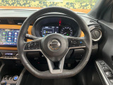 【純正革巻きステアリング】上質な革を使用することで、手にしっかり馴染みとても運転しやすいハンドルです♪