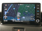 純正9インチプレミアムインターナビ(VXU-225VZi)&バックカメラが装備されているので、普段の使い勝手もロングドライブも快適です。