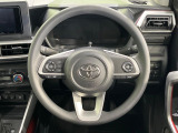 インテリアに合わせたデザインのステアリングは、運転される方のことも考え、運転しやすい形状、大きさです。是非一度、実際に触ってお確かめください。